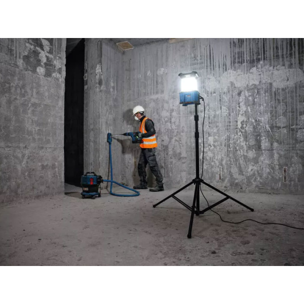 Đèn pin công trường Bosch GLA 18VH-7500 Solo 06014A5001 (chưa pin, sạc)