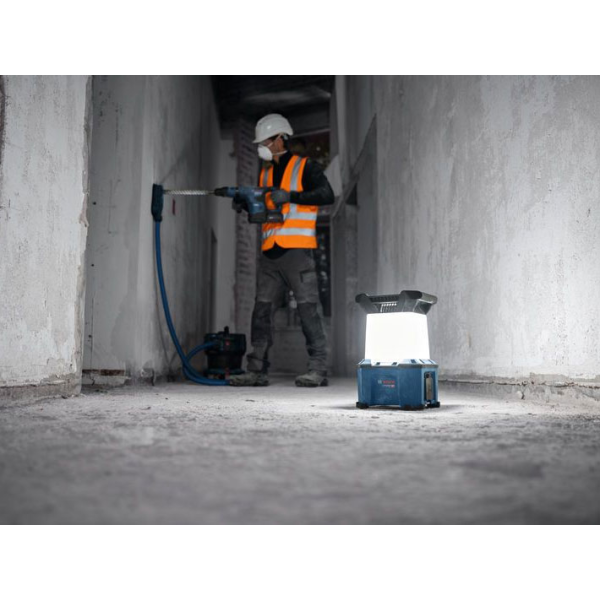 Đèn pin công trường Bosch GLA 18VH-7500 Solo 06014A5001 (chưa pin, sạc)