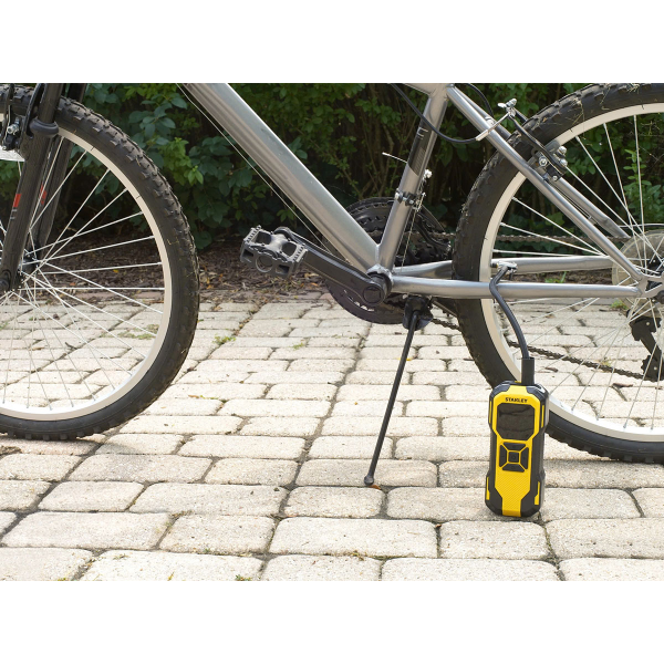 Máy bơm hơi dùng pin Stanley SXIF0101 (có đèn led, sạc dự phòng)