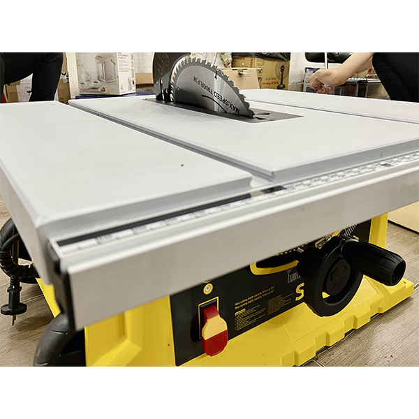 Máy cưa bàn 1800W Stanley SST1801