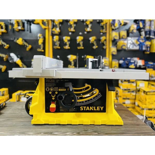 Máy cưa bàn Stanley SST2001-B1 - 2.000W