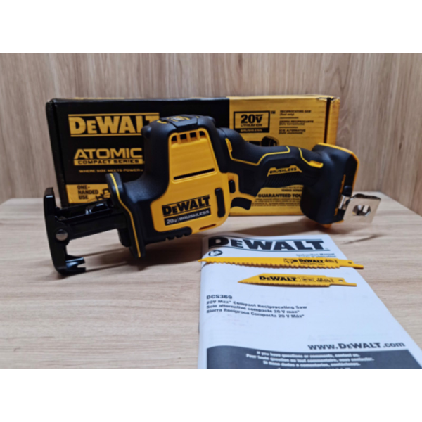 Máy cưa kiếm dùng pin Dewalt DCS369B - Chưa kèm pin, sạc