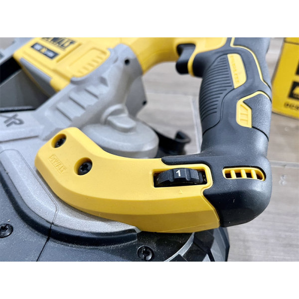 Máy cưa vòng dùng pin Dewalt DCS374N-KR - Chưa pin và sạc