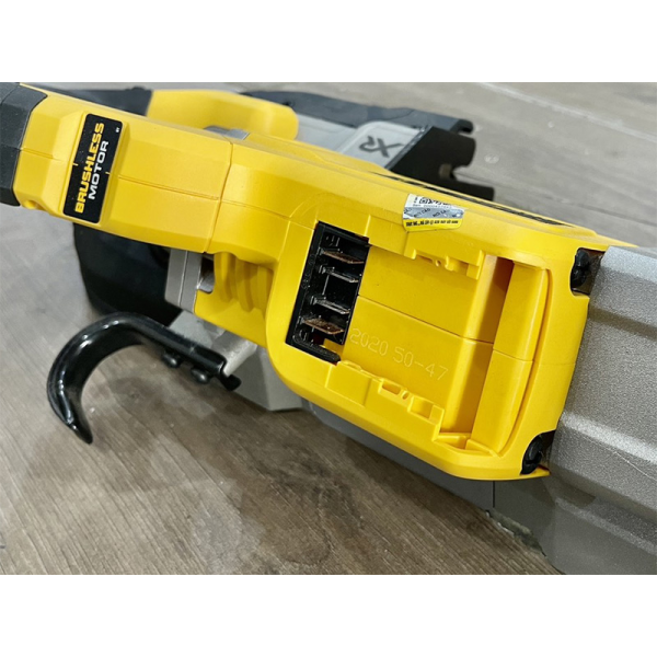 Máy cưa vòng dùng pin Dewalt DCS374N-KR - Chưa pin và sạc