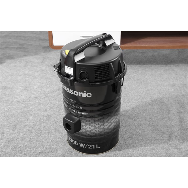 Máy hút bụi dạng thùng Panasonic MC-YL637SN49