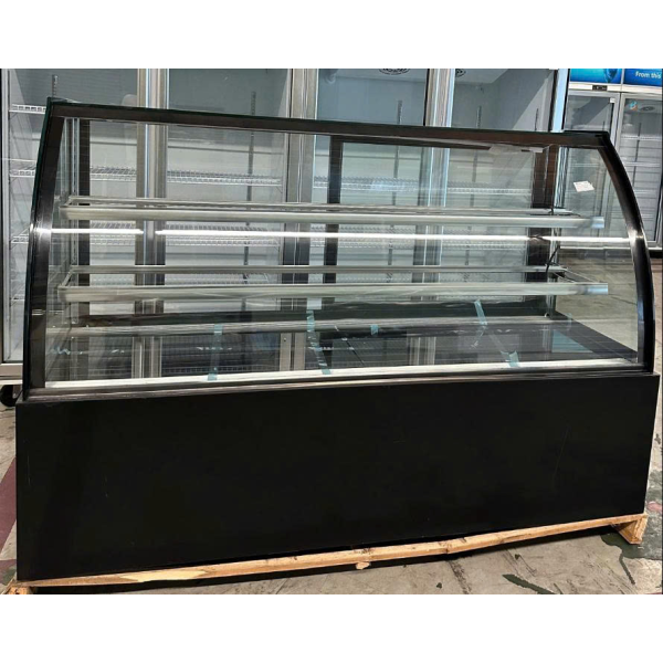 Tủ bánh kem kính cong 1.8m 3 tầng Lightcool DG-1800Y 680L