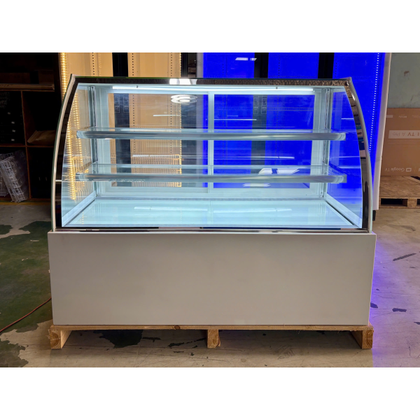 Tủ bánh kem Lightcool Kính Cong 1m8 DG-1800Y