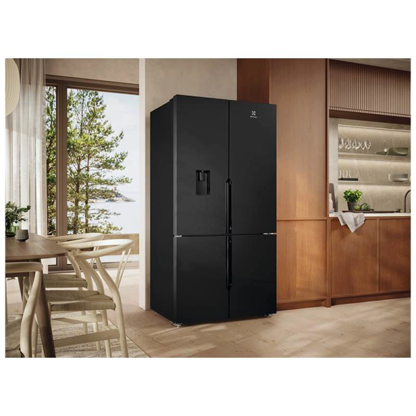 Tủ lạnh Electrolux 4 cánh Serie 800 562 lít EQE5760B-B Mới