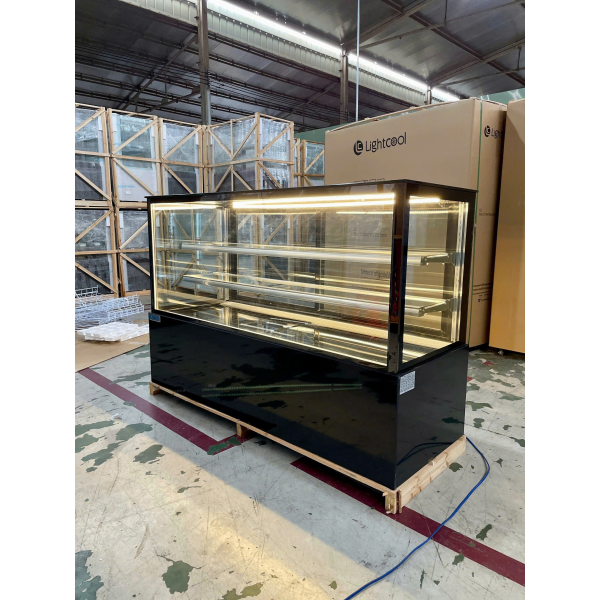 Tủ trưng bày bánh kem 1m8 Lightcool DG-1800Z 680L