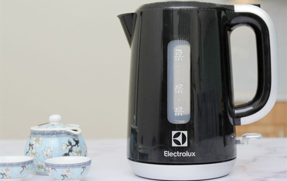 Ấm đun nước Electrolux 1.7 lít EEK3505