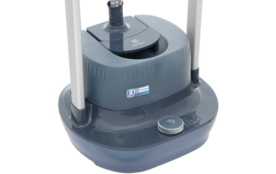 Bàn ủi hơi nước đứng Electrolux E5GS1-44MN 1800W