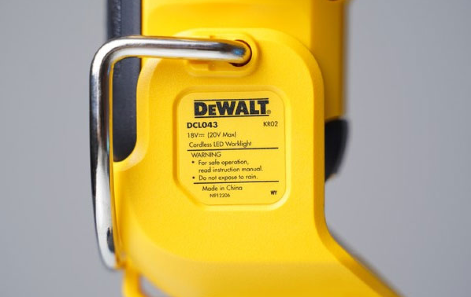 Đèn LED dùng pin DeWalt 20V Max DCL043N-KR - Chưa pin, sạc