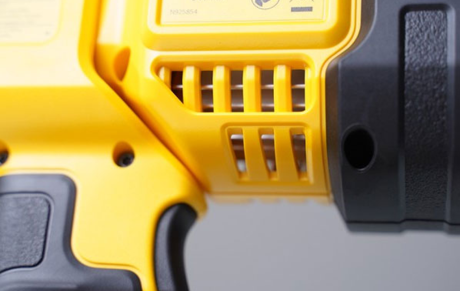 Đèn LED dùng pin DeWalt 20V Max DCL043N-KR - Chưa pin, sạc