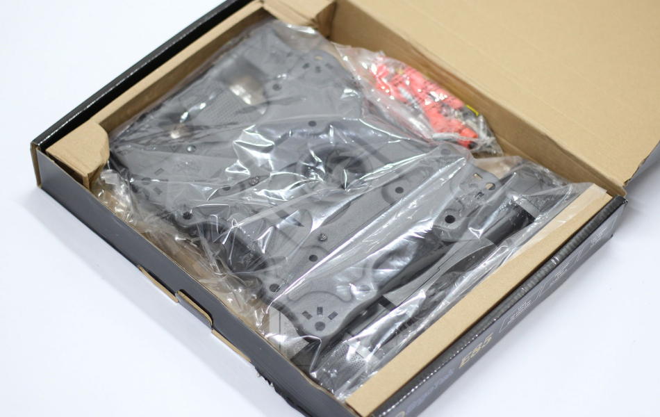 Giá treo tivi sát tường siêu mỏng ERGOTEK E85 - Xoay đa năng (32 inch - 65 inch)