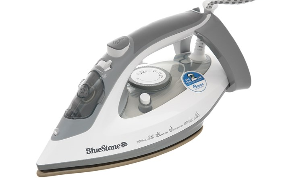 Bàn ủi hơi nước BlueStone SIB-3836