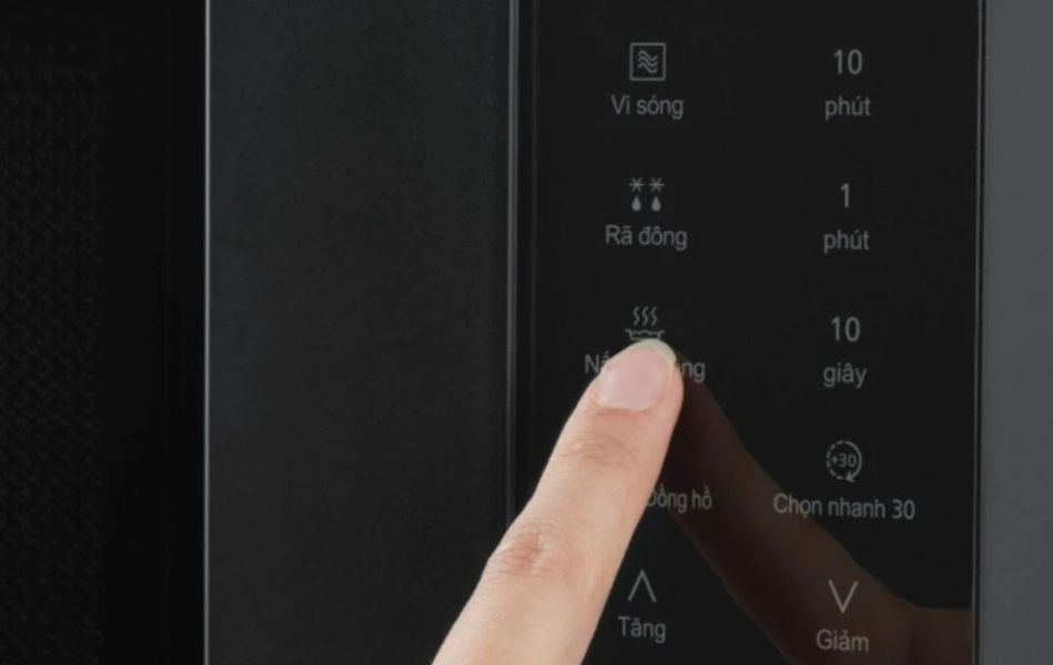 Lò vi sóng Panasonic NN-ST22QBYUE 20 lít