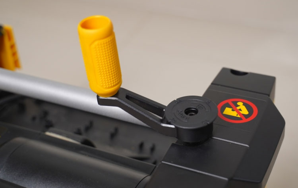 Máy bào cuốn để bàn 1800W Stanley STP18-B1