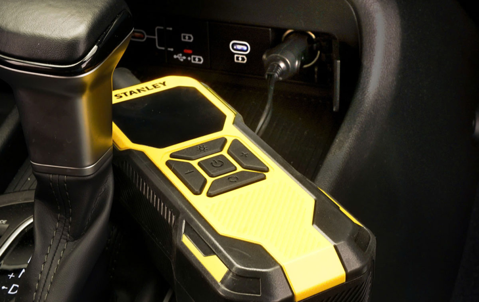 Máy bơm hơi dùng pin Stanley SXIF0101 (có đèn led, sạc dự phòng)