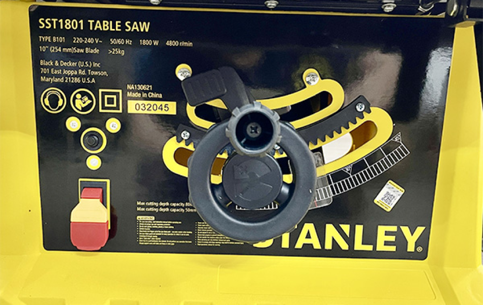 Máy cưa bàn 1800W Stanley SST1801