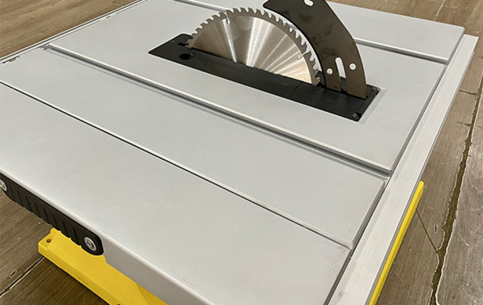 Máy cưa bàn 1800W Stanley SST1801