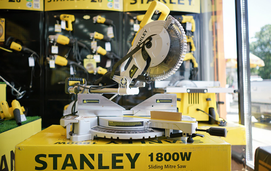 Máy cưa đa góc trượt 1.800W Stanley SM18-B1