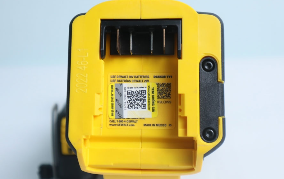 Máy cưa đĩa dùng pin 20V Max DeWalt DCS438B - Chưa pin Sạc