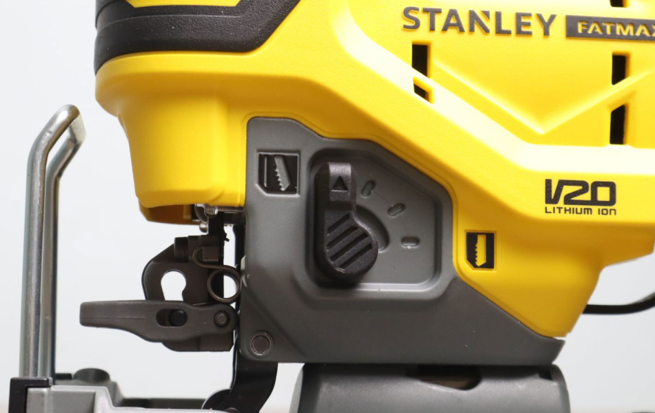 Máy cưa lọng dùng pin 20V Max Stanley SBJ650-KR (Chưa pin, sạc)