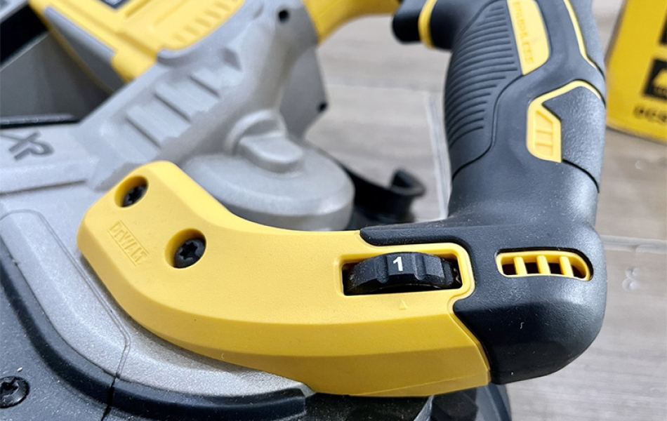 Máy cưa vòng dùng pin Dewalt DCS374N-KR - Chưa pin và sạc