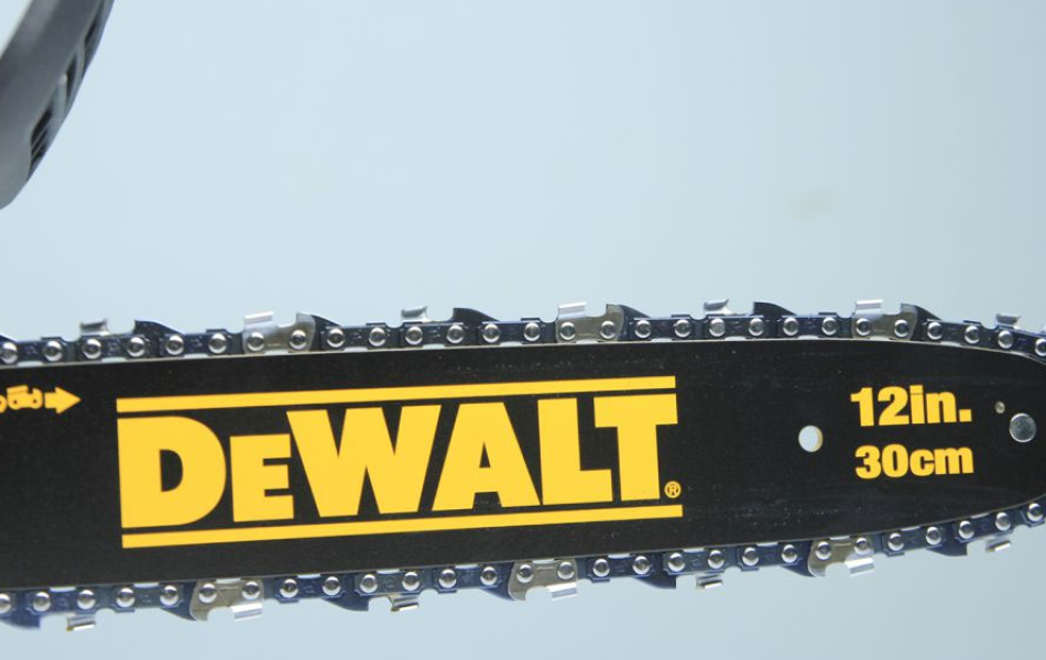 Máy cưa xích dùng pin 20V Max DeWalt DCCS620B 30cm - Chưa pin và sạc
