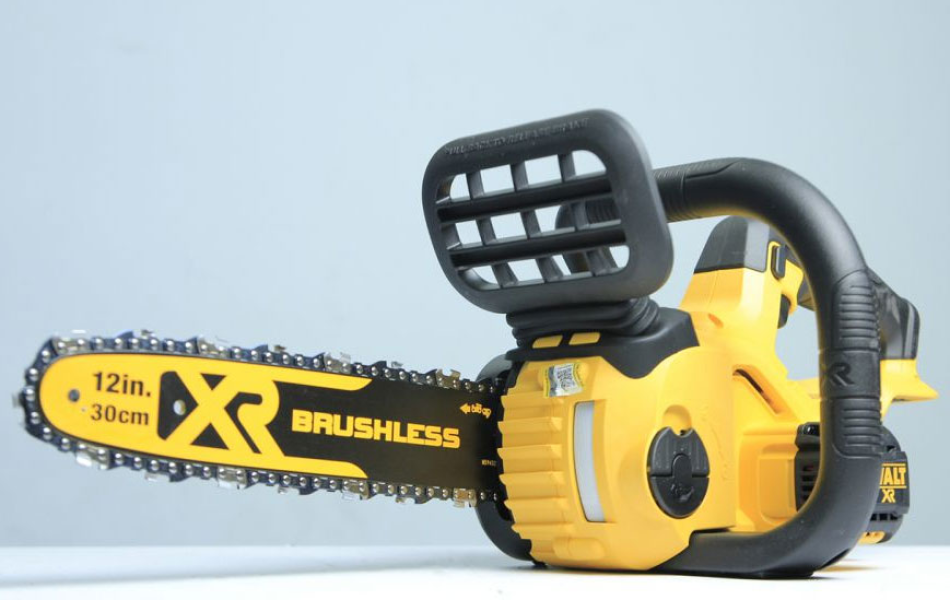 Máy cưa xích dùng pin 20V Max DeWalt DCCS620B 30cm - Chưa pin và sạc