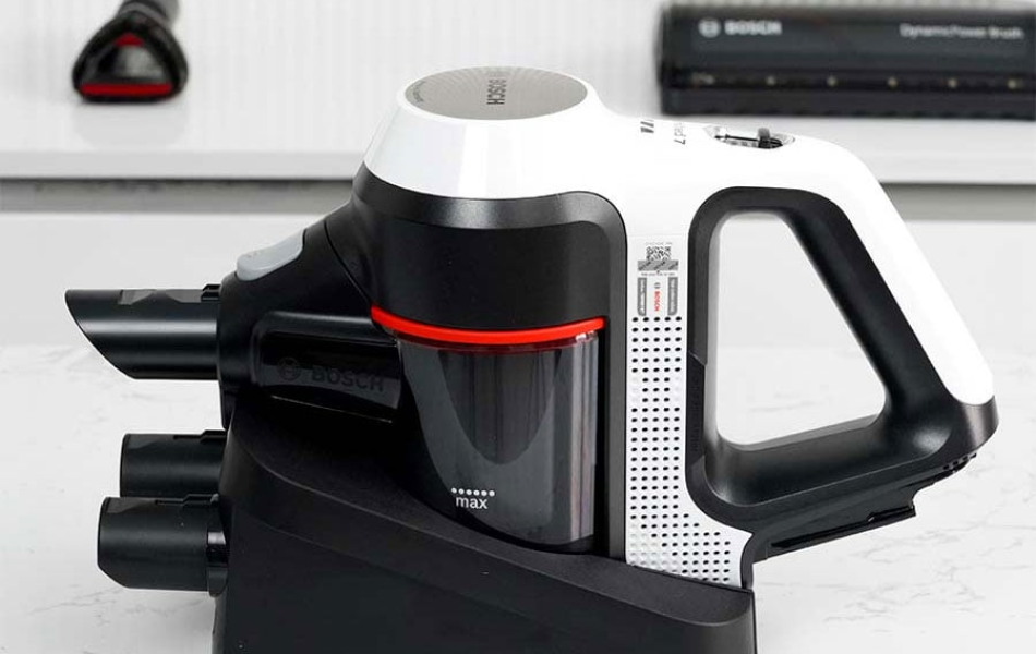 Máy hút bụi cầm tay Bosch BBS711W