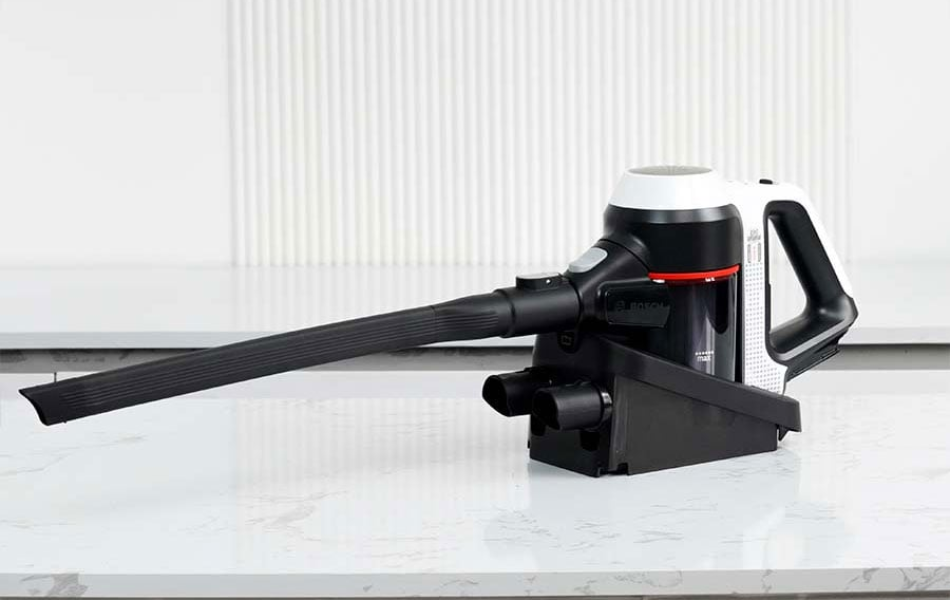 Máy hút bụi cầm tay Bosch BBS711W