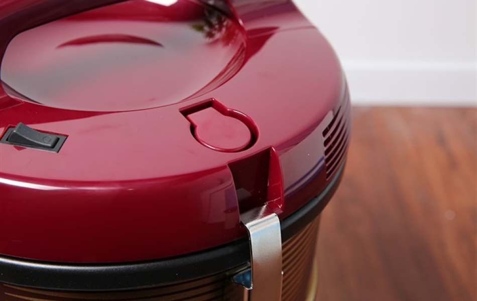 Máy hút bụi công nghiệp Hitachi CV-950F WR/BK 