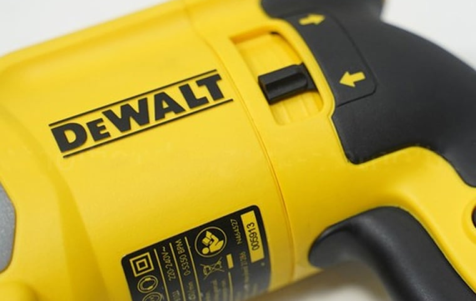 Máy khoan búa DeWalt D25144KA