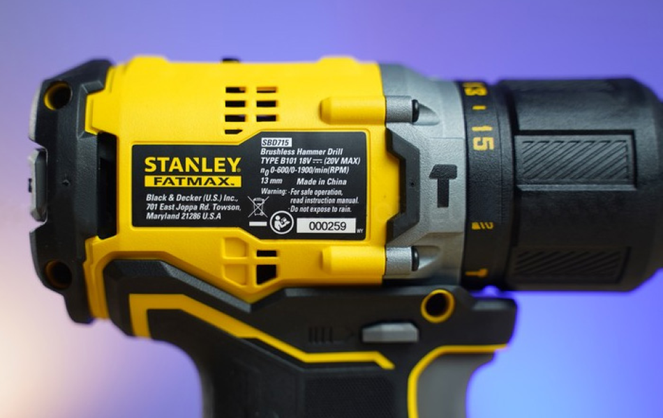 Máy khoan động lực dùng pin Stanley SBD715D2K