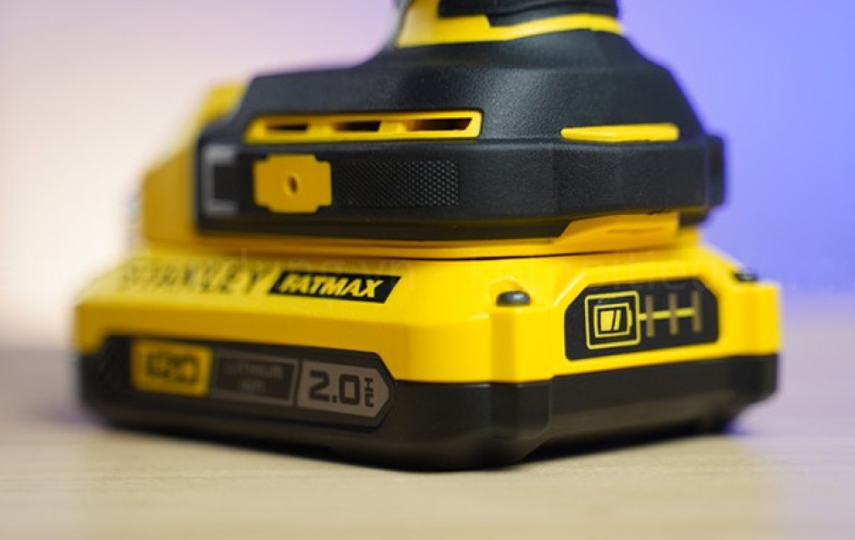 Máy khoan động lực dùng pin Stanley SBD715D2K