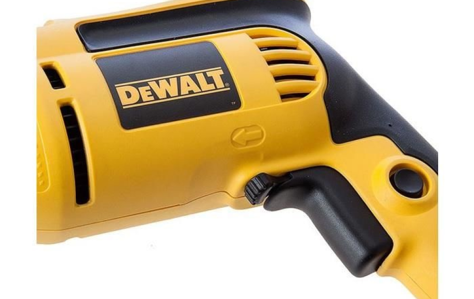 Máy khoan động lực DeWalt DWD024