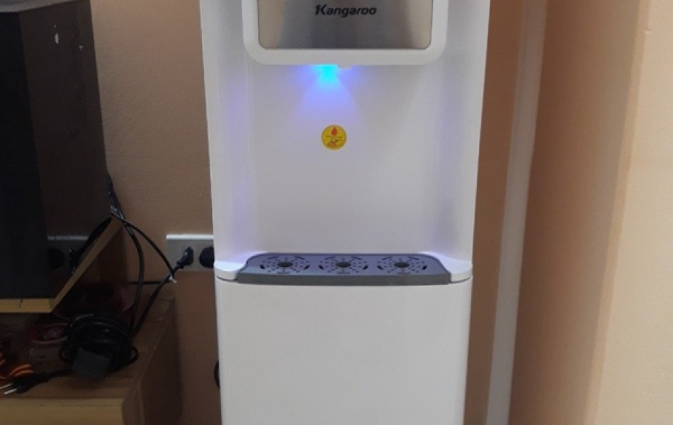 Máy làm nóng lạnh nước uống Kangaroo KG60A3
