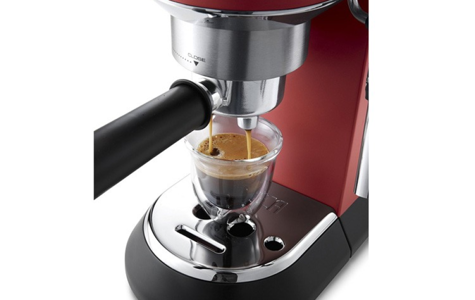 Máy pha cà phê Delonghi EC685.BK/R