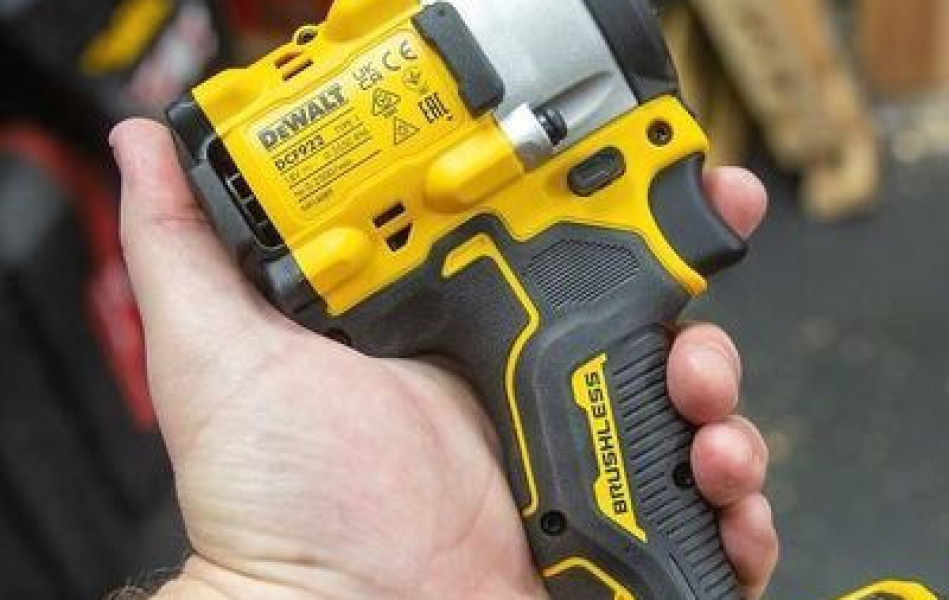Máy siết bu lông dùng pin 20V Max DeWalt DCF922N-B1 - Chưa pin, sạc