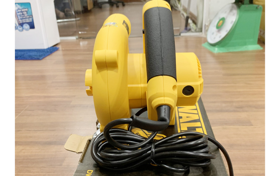 Máy thổi bụi DeWalt DWB6800