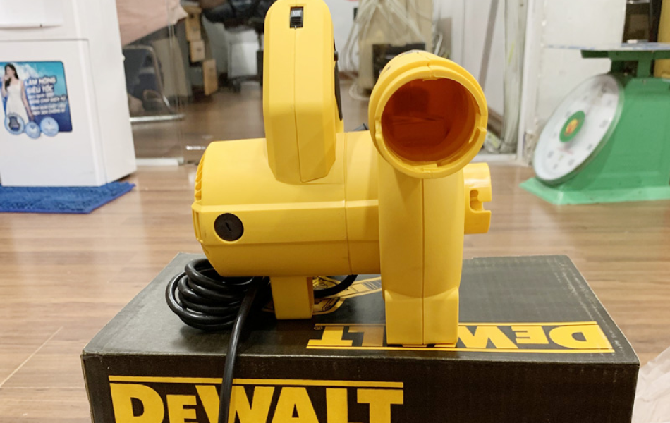 Máy thổi bụi DeWalt DWB6800