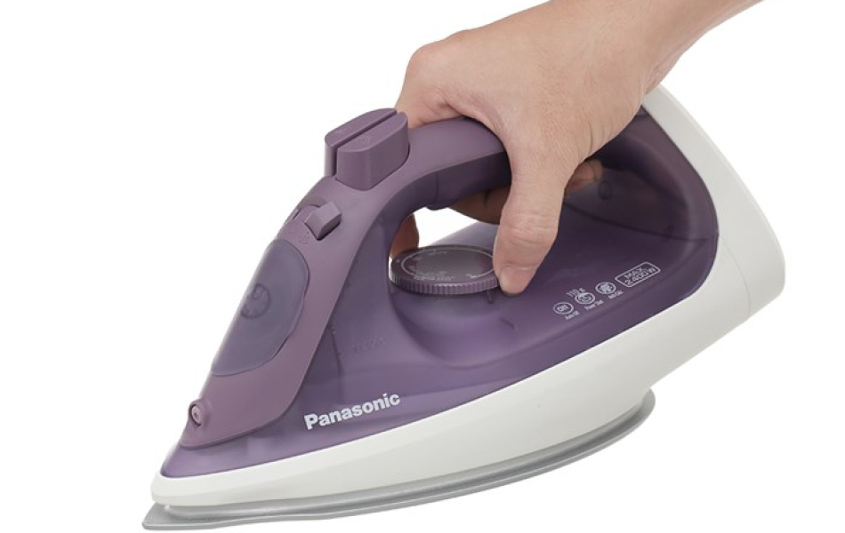 Bàn ủi hơi nước Panasonic NI-S630VRA