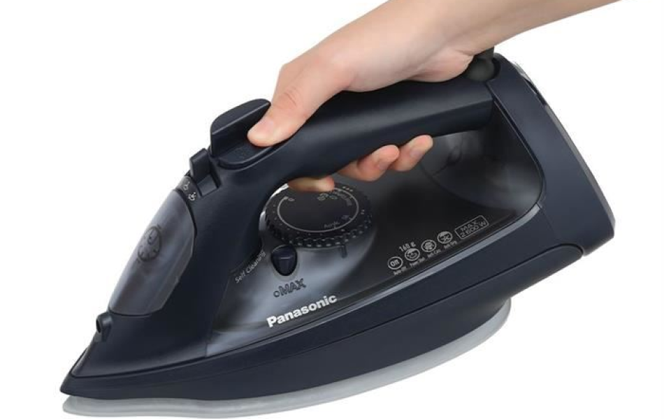 Bàn ủi hơi nước Panasonic NI-U800ARA