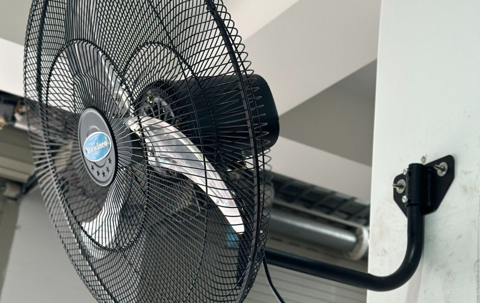 Quạt treo công nghiệp HawinCo Inverter HW 650DC sải cánh 65cm 213W