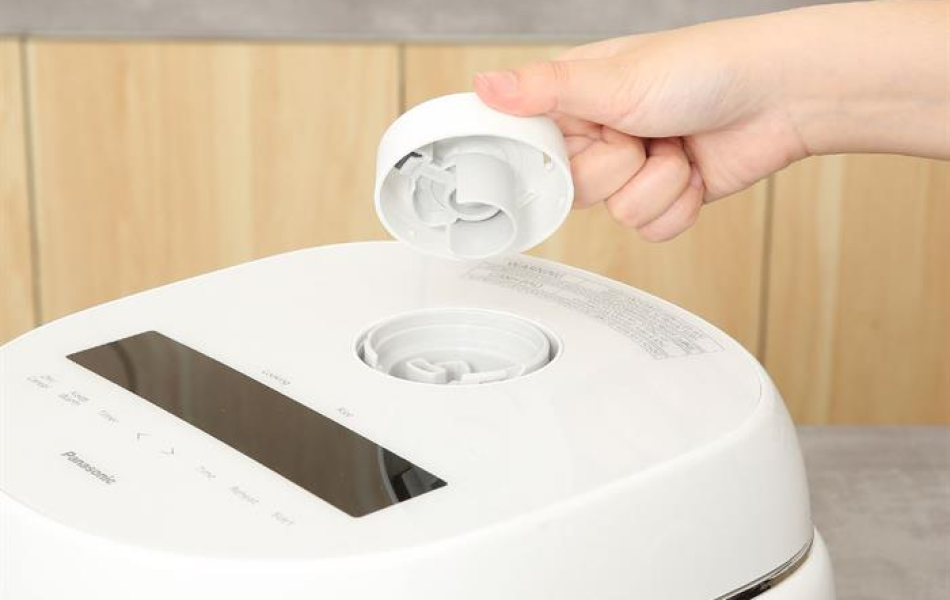 Nồi cơm điện tử Panasonic 1 lít SR-DK104WRA