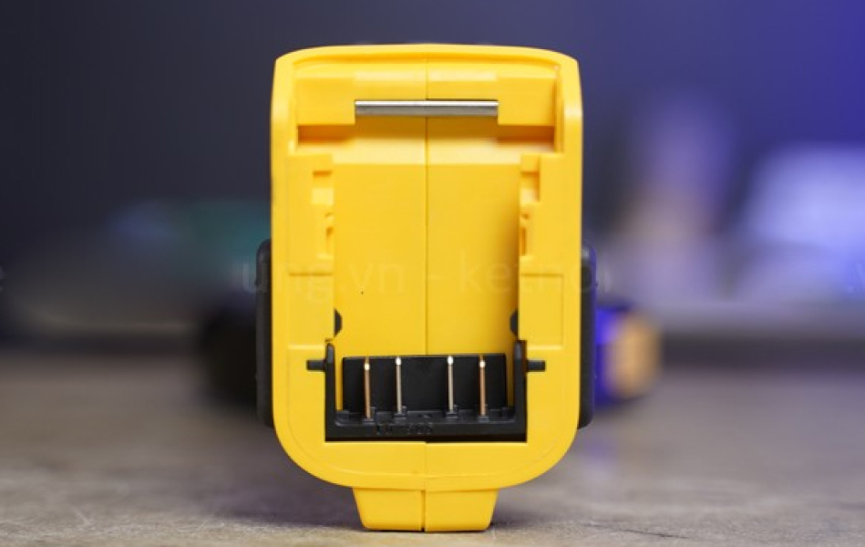 Thân máy mài góc Dewalt DCG405N - Chưa pin, sạc