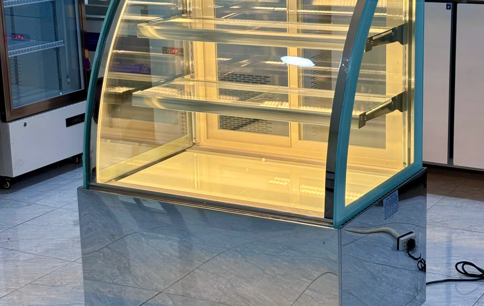 Tủ bánh kem kính cong 90cm Lightcool DG-900Y 288L