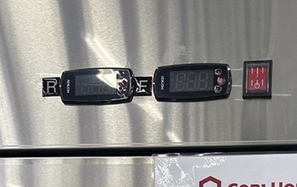 Tủ đông mát 4 cánh Cobi CB1.0L4AR