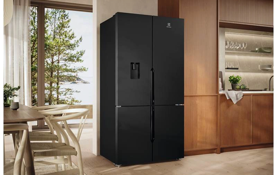 Tủ lạnh Electrolux 4 cánh Serie 800 562 lít EQE5760B-B Mới